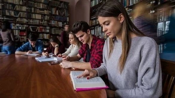 Тест: 10 вопросов для настоящих знатоков литературы, которым знакомы слова «лирика» и «фабула»