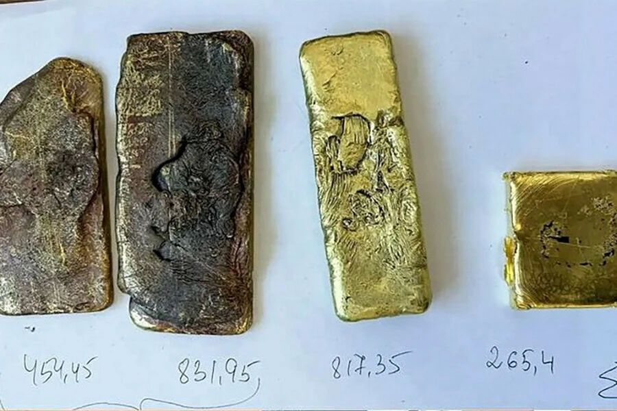 Иностранка спрятала в обуви контрабанду на 24 миллиона рублей