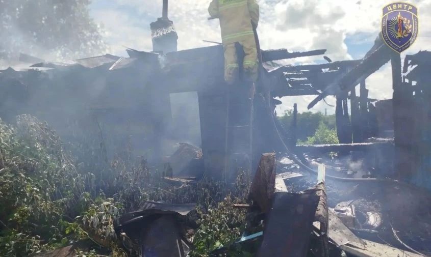 Получил ожоги: в Бурейском округе пожарные вытащили мужчину из пылающего дома