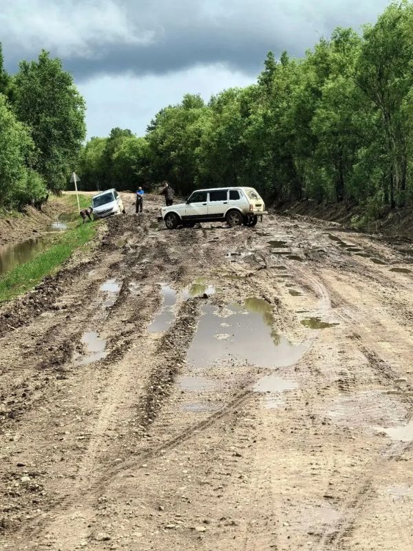 В редакцию Amur.life снова обратились жители Зейского округа, где дороги превратились в грязевое, местами непроходимое месиво В редакцию Amur.life снова обратились жители Зейского округа, где дороги превратились в грязевое, местами непроходимое месиво