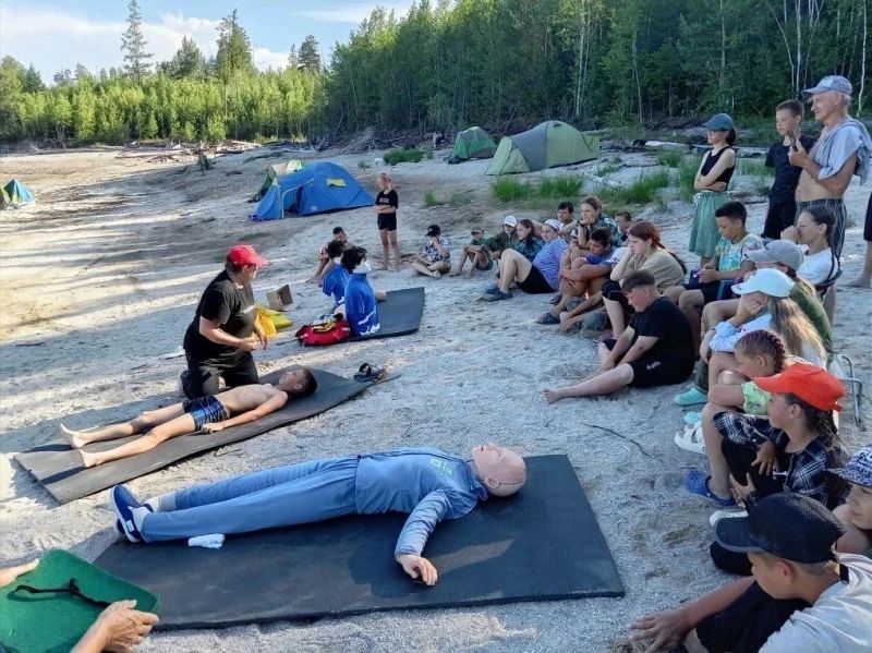 В Верхнезейске Амурской области полицейские и общественники обеспечили безопасный отдых юным туристам из Шимановска В Верхнезейске Амурской области полицейские и общественники обеспечили безопасный отдых юным туристам из Шимановска