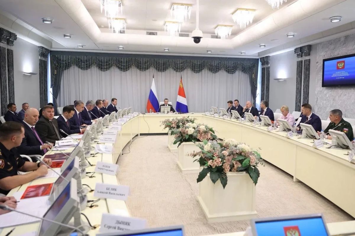 Василий Орлов: Принимаю участие в очередном заседании Совета Дальневосточного федерального округа, которое проводит Заместитель Председателя Правительства РФ – полномочный представитель Президента в ДФО Юрий Петрович Трутнев Василий Орлов: Принимаю участие в очередном заседании Совета Дальневосточного федерального округа, которое проводит Заместитель Председателя Правительства РФ – полномочный представитель Президента в ДФО Юрий Петрович Трутнев