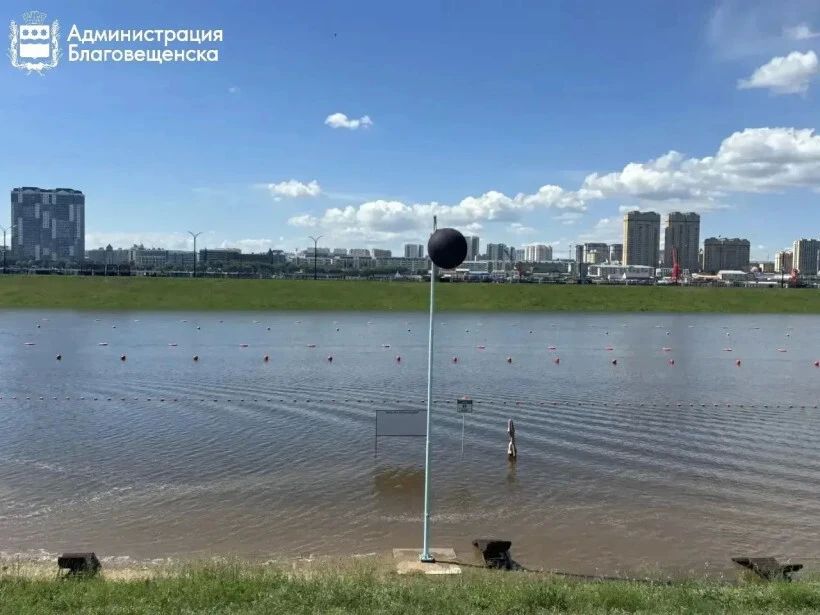 На «Пограничном» пляже в Благовещенске продлили запрет на купание