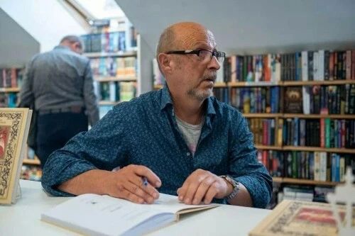 Сегодня в нашей книжной рубрике публикуем отзыв Ольги Крутиковой, ведущего консультанта министерства проектного управления и кадровой политики Амурской области, о трилогии дальневосточного писателя Андрея Калачинского Сегодня в нашей книжной рубрике публикуем отзыв Ольги Крутиковой, ведущего консультанта министерства проектного управления и кадровой политики Амурской области, о трилогии дальневосточного писателя Андрея Калачинского