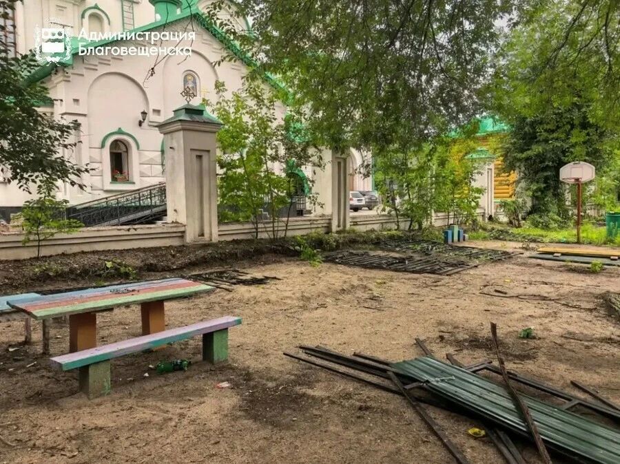 В Благовещенске приступили к модернизации территории третьего корпуса детского сада № 19 на улице Комсомольской В Благовещенске приступили к модернизации территории третьего корпуса детского сада № 19 на улице Комсомольской