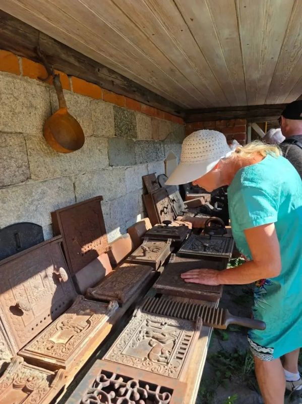 Город на ощупь: в Благовещенске впервые провели экскурсии для незрячих Город на ощупь: в Благовещенске впервые провели экскурсии для незрячих