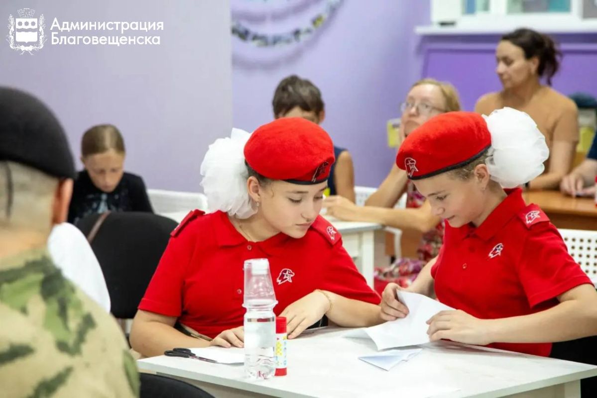 В Благовещенске почтили память детей - жертв войны в Донбассе В Благовещенске почтили память детей - жертв войны в Донбассе