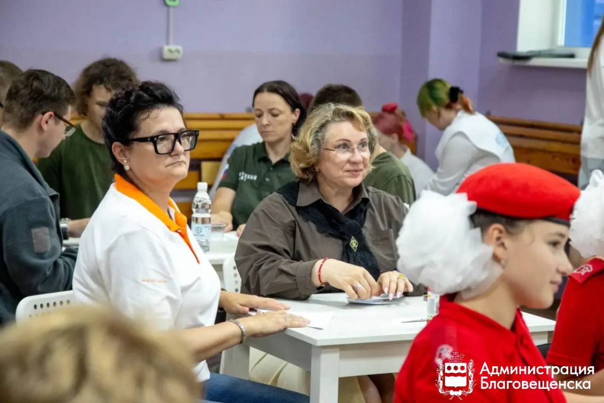 В Благовещенске почтили память детей - жертв войны в Донбассе В Благовещенске почтили память детей - жертв войны в Донбассе