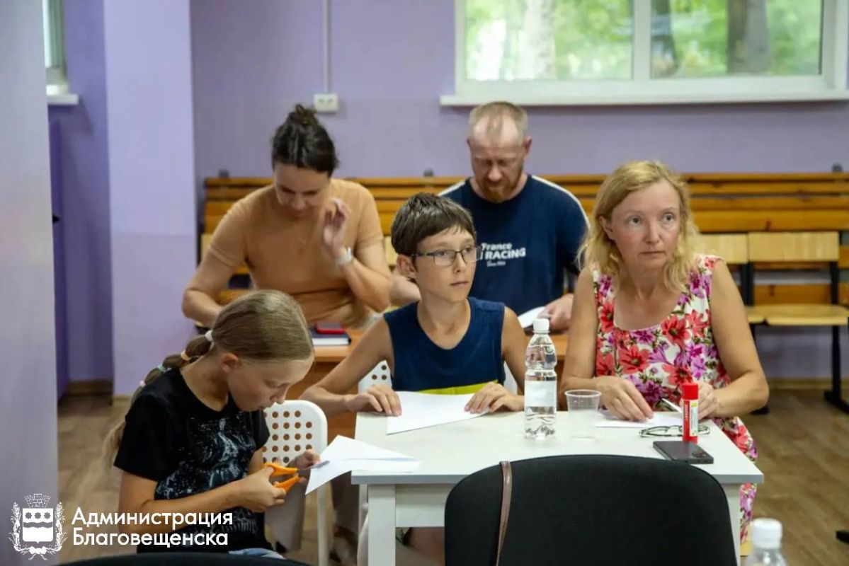 В Благовещенске почтили память детей - жертв войны в Донбассе В Благовещенске почтили память детей - жертв войны в Донбассе