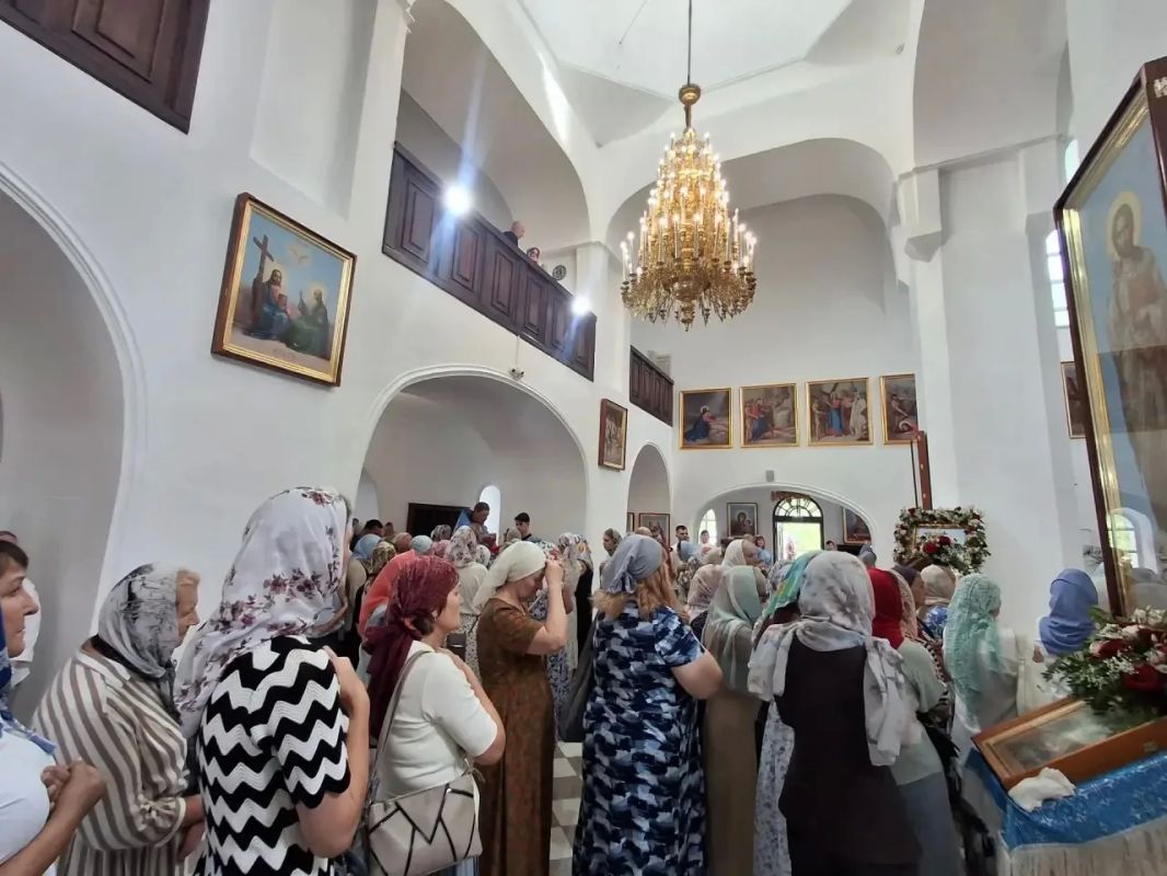 В Благовещенске прошли торжества в честь Албазинской иконы Божией Матери 2 августа в Благовещенском кафедральном соборе состоялись праздничные богослужения, посвящённые Албазинской иконе Божией Матери «Слово плоть бысть» и... В Благовещенске прошли торжества в честь Албазинской иконы Божией Матери 2 августа в Благовещенском кафедральном соборе состоялись праздничные богослужения, посвящённые Албазинской иконе Божией Матери «Слово плоть бысть» и...