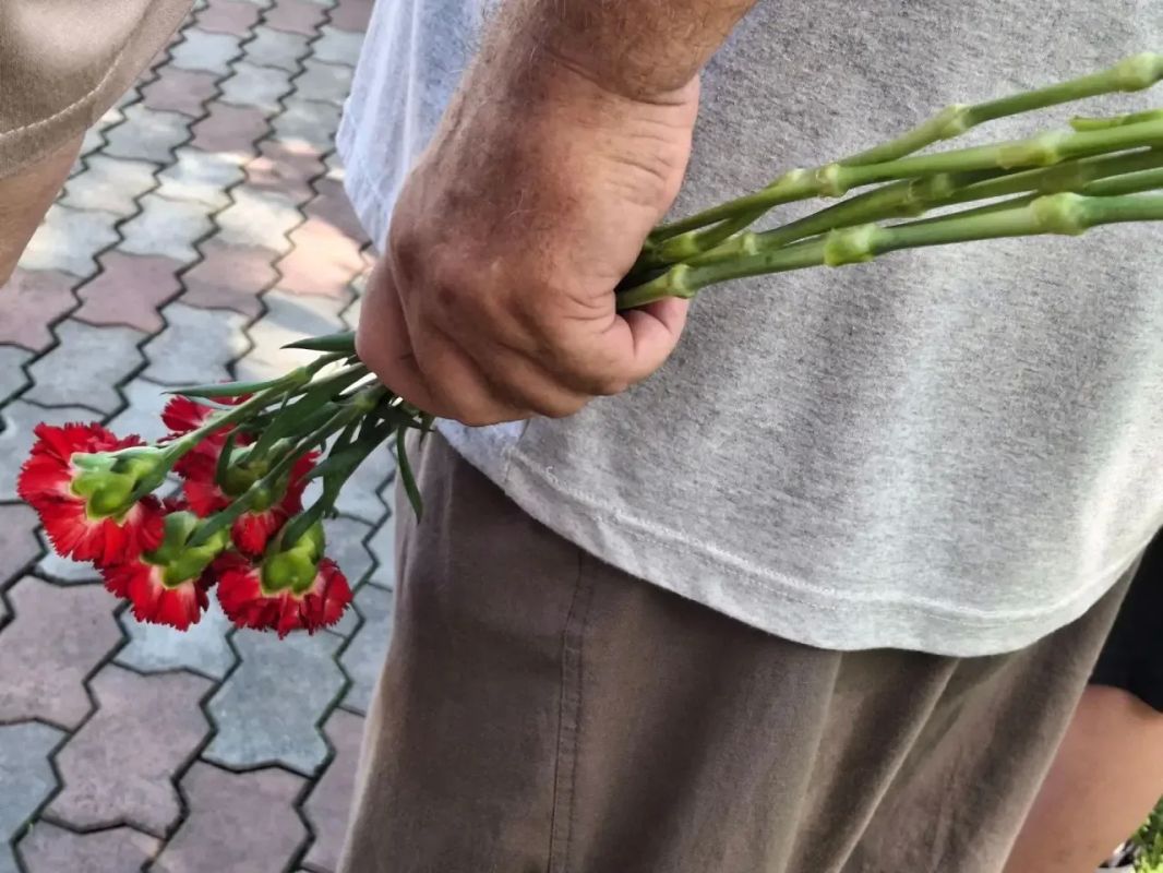В День ВДВ в Благовещенске вспомнили павших героев В День ВДВ в Благовещенске вспомнили павших героев