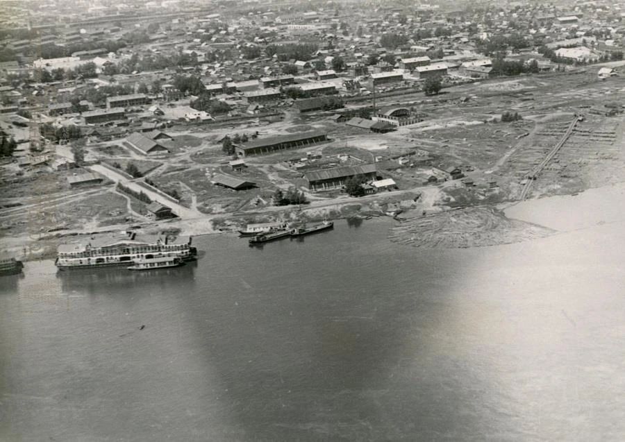 Реки встали на дыбы: амурчанам показали фотографии наводнений 1950-х годов Реки встали на дыбы: амурчанам показали фотографии наводнений 1950-х годов