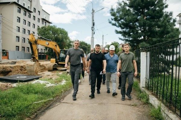Василий Орлов посетил стройплощадку нового роддома в столице Приамурья Василий Орлов посетил стройплощадку нового роддома в столице Приамурья