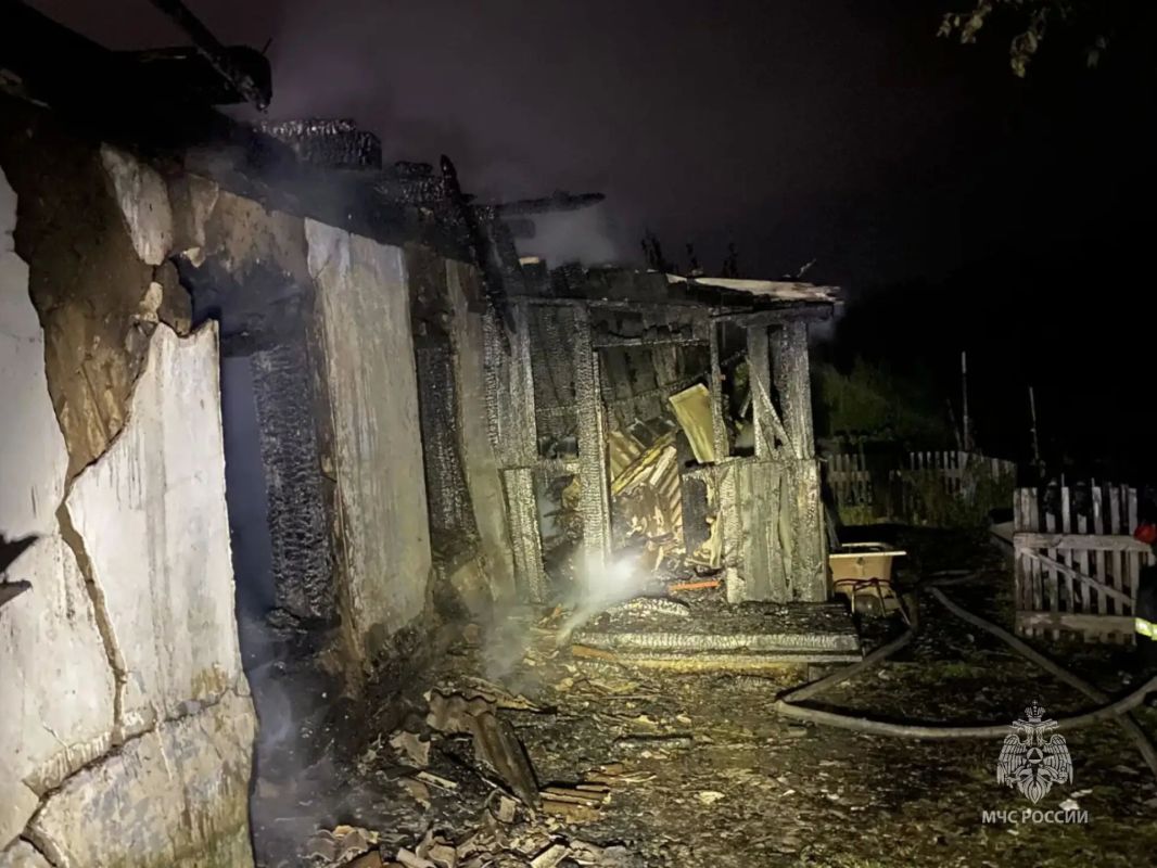 #СобытияМЧС28. В Амурской области за прошедшие сутки Потушено 6 пожаров, на 3 из них привлекались силы и средства МЧС России: в селе Каникурган Благовещенского МО горел жилой дом по ул. Зеленой #СобытияМЧС28. В Амурской области за прошедшие сутки Потушено 6 пожаров, на 3 из них привлекались силы и средства МЧС России: в селе Каникурган Благовещенского МО горел жилой дом по ул. Зеленой