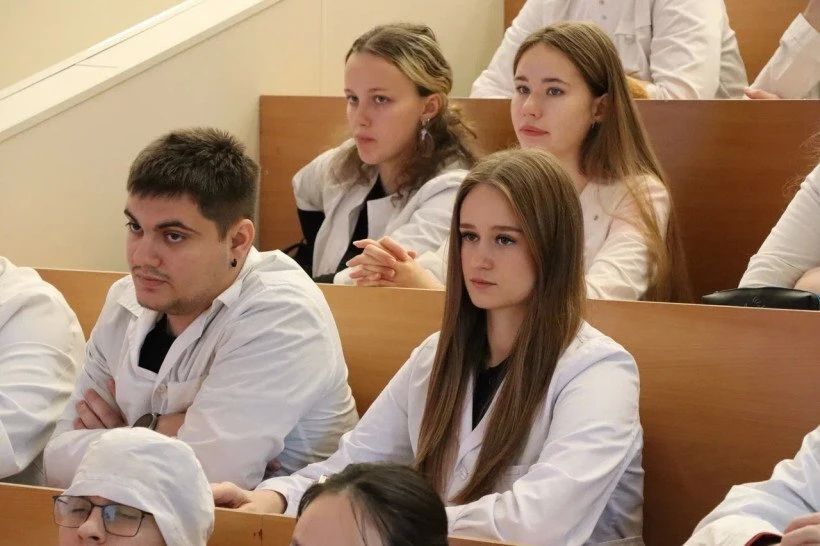 Больше 250 студентов медколледжа и медакадемии заключили целевые договоры с медучреждениями региона