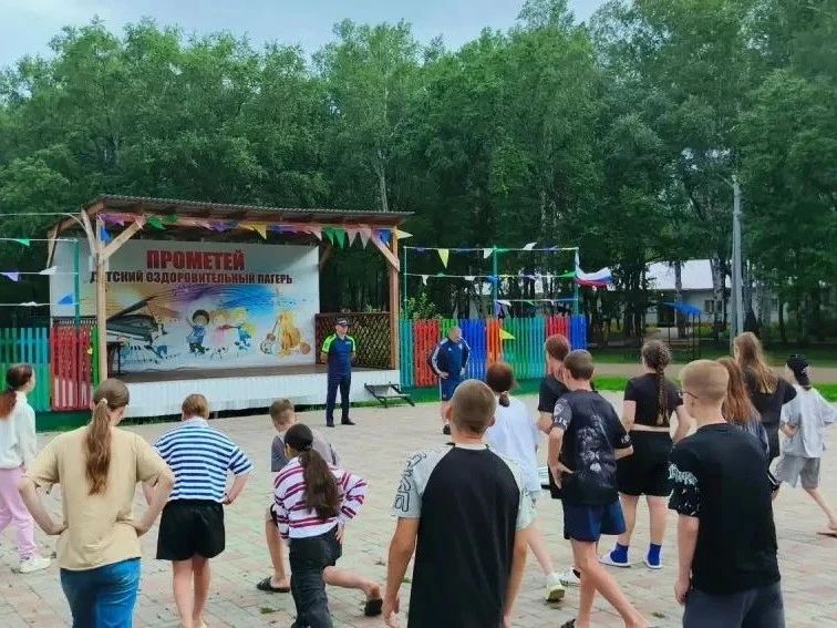 «Зарядка со стражем порядка» охватила Зею и Тамбовский район «Зарядка со стражем порядка» охватила Зею и Тамбовский район