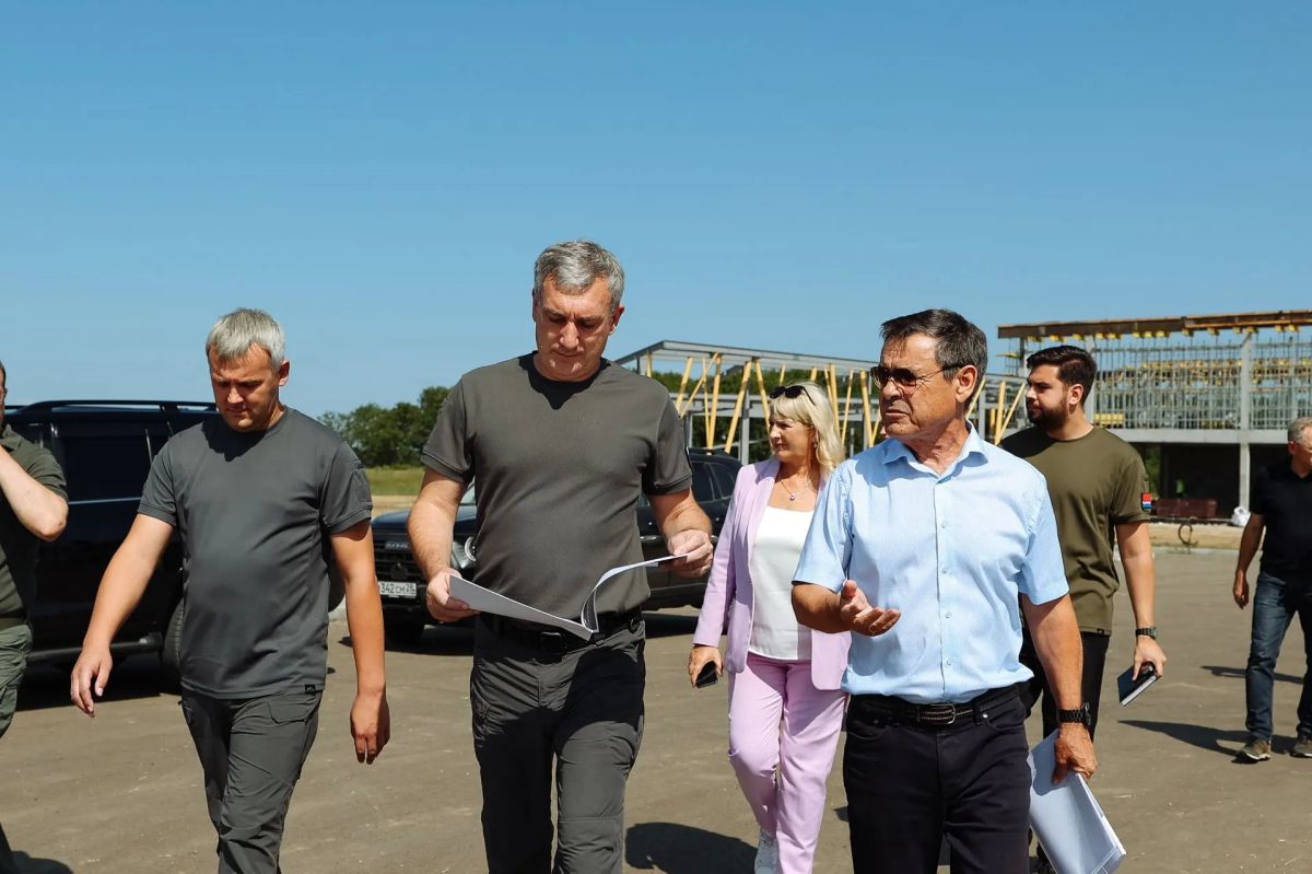 Оценил, как идёт модернизация территории авиакомплекса «Чирок» в Ивановском округе Оценил, как идёт модернизация территории авиакомплекса «Чирок» в Ивановском округе