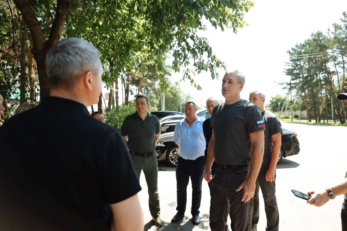 Василий Орлов: До конца года в Ивановке сдадутся 16 коттеджей для семей аграриев Василий Орлов: До конца года в Ивановке сдадутся 16 коттеджей для семей аграриев