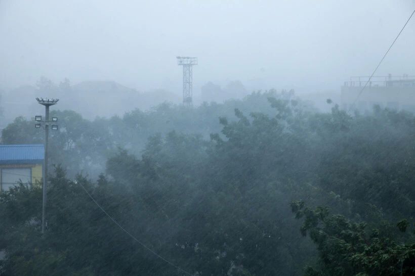 В Приамурье снова ожидаются ливни и сильный ветер