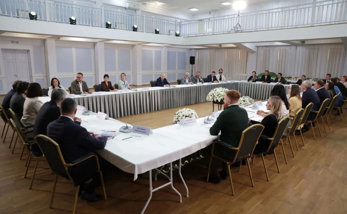 Василий Орлов: Владимир Путин: «Амурская область развивается бурно» Василий Орлов: Владимир Путин: «Амурская область развивается бурно»