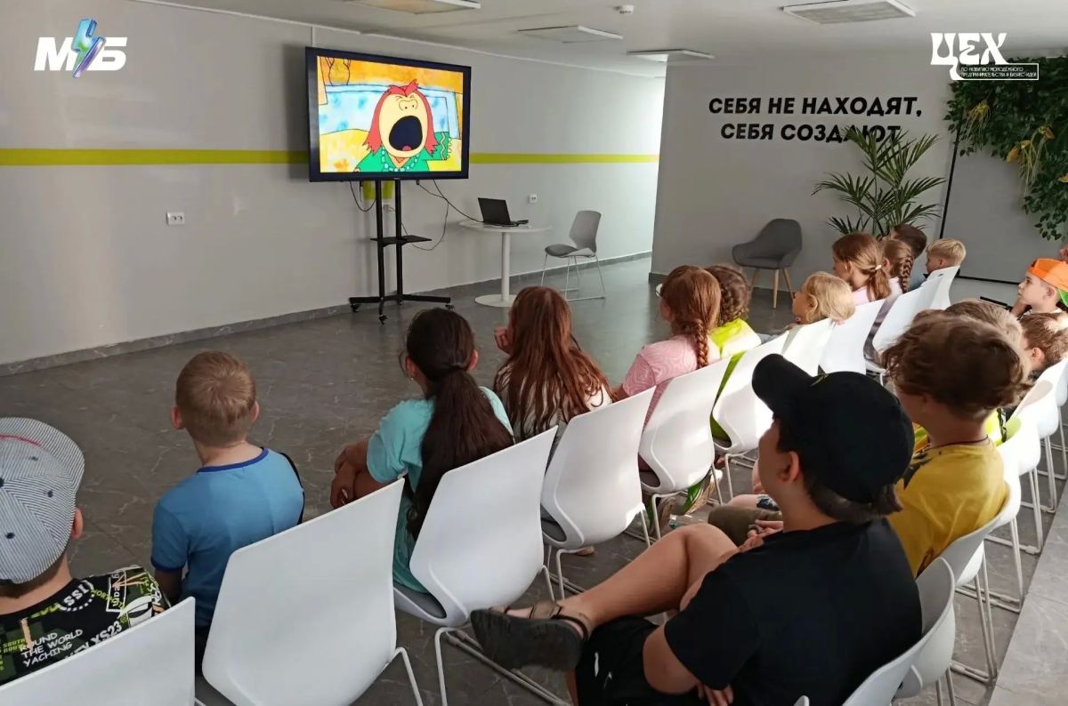 Сделать глиняную вазу, сшить платье, поиграть в настольные игры: благовещенская молодежь может разнообразить свой досуг Сделать глиняную вазу, сшить платье, поиграть в настольные игры: благовещенская молодежь может разнообразить свой досуг