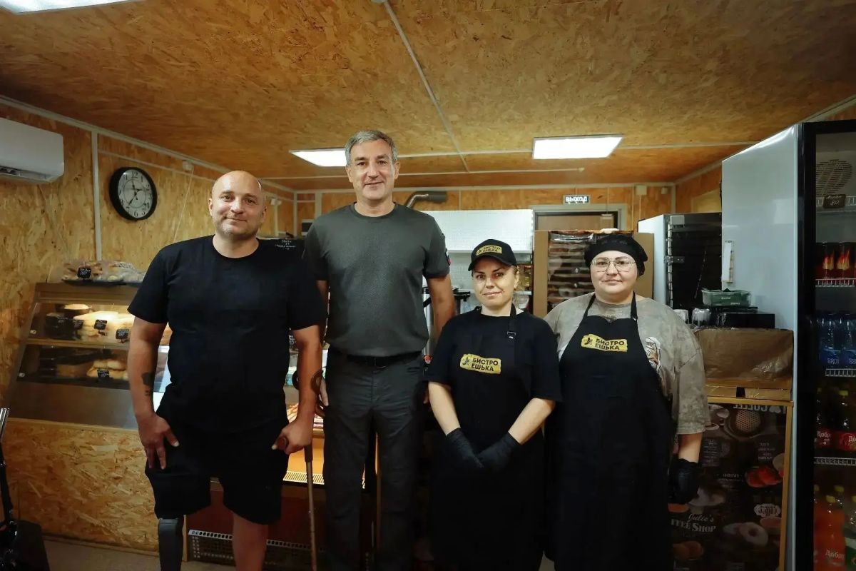 Василий Орлов посмотрел, как ветеран СВО Роман Смирнов развивает своё дело в Ивановке Василий Орлов посмотрел, как ветеран СВО Роман Смирнов развивает своё дело в Ивановке