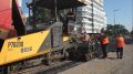 Фото дня В Благовещенске на улице Театральной укладывают асфальт