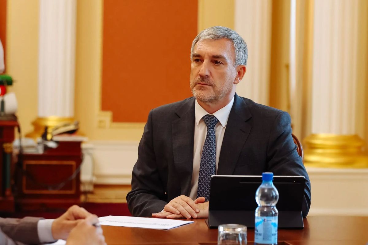 Василий Орлов: Обсудил с начальником госинспекции по охране объектов культурного наследия Алексеем Лоховым восстановление исторических зданий и проведение в Амурской области археологических исследований Василий Орлов: Обсудил с начальником госинспекции по охране объектов культурного наследия Алексеем Лоховым восстановление исторических зданий и проведение в Амурской области археологических исследований