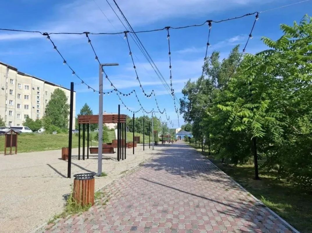 В Шимановске открыли «Литературный вернисаж» В Шимановске открыли «Литературный вернисаж»
