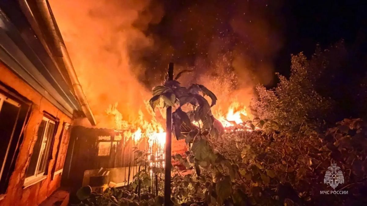 #СобытияМЧС28. В Амурской области за прошедшие сутки Потушено 7 пожаров, на 4 из них привлекались силы и средства МЧС России: в Белогорске на ул. Пушкина горел частный жилой дом с пристроенной кухней #СобытияМЧС28. В Амурской области за прошедшие сутки Потушено 7 пожаров, на 4 из них привлекались силы и средства МЧС России: в Белогорске на ул. Пушкина горел частный жилой дом с пристроенной кухней