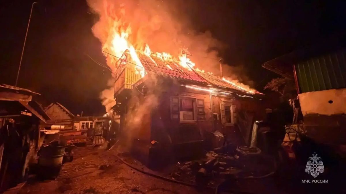 Тела двух мужчин обнаружили после пожара в Белогорске Тела двух мужчин обнаружили после пожара в Белогорске