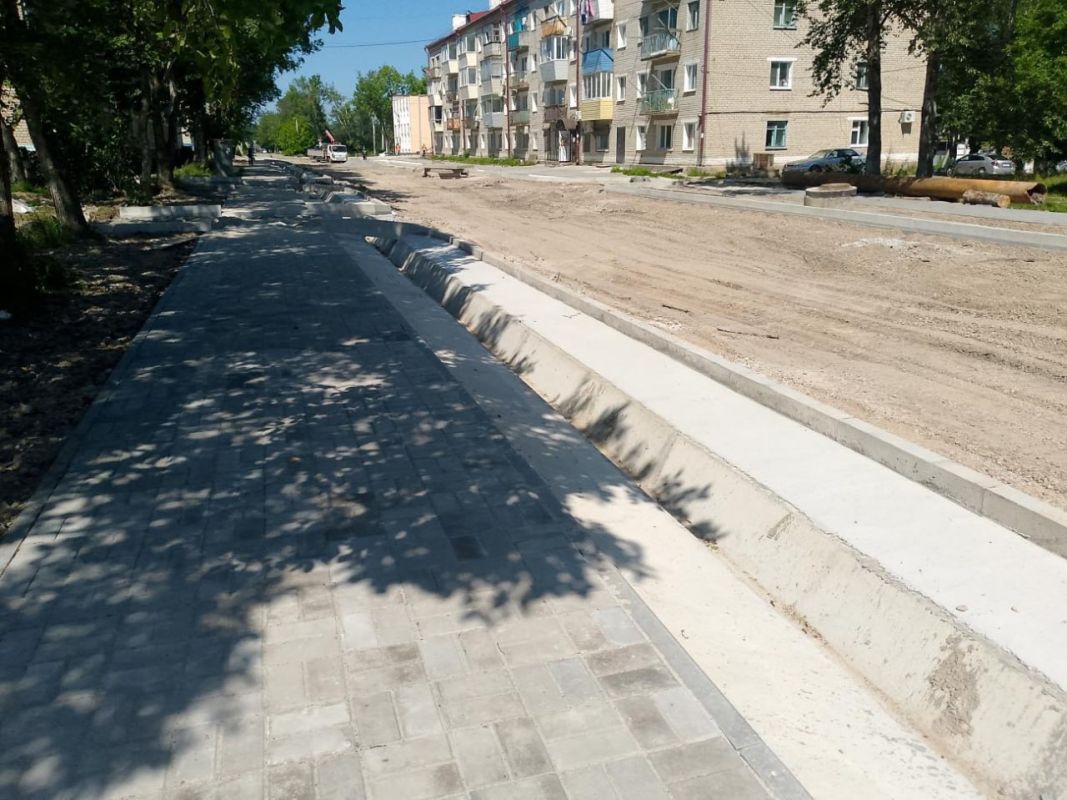 Прогресс становится комфортнее: в поселке обновляют дороги Прогресс становится комфортнее: в поселке обновляют дороги