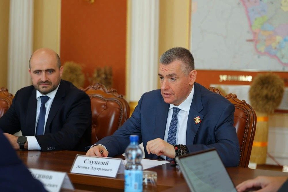 Губернатор Василий Орлов встретился с председателем комитета Госдумы по международным делам Леонидом Слуцким Губернатор Василий Орлов встретился с председателем комитета Госдумы по международным делам Леонидом Слуцким