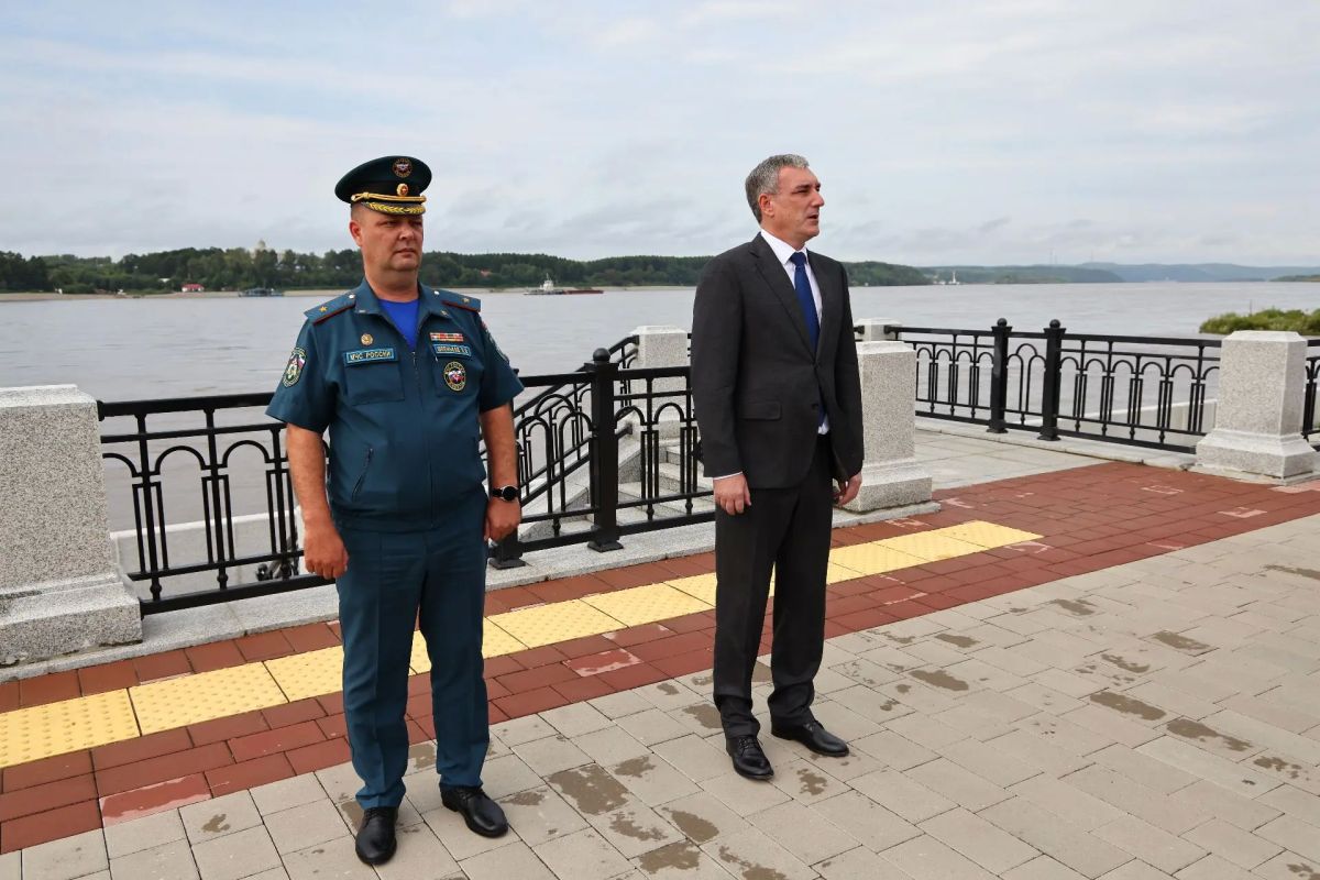 Василий Орлов: Спасатели из России и Китая тренировались совместно устранять ЧС на пограничной реке Амур Василий Орлов: Спасатели из России и Китая тренировались совместно устранять ЧС на пограничной реке Амур