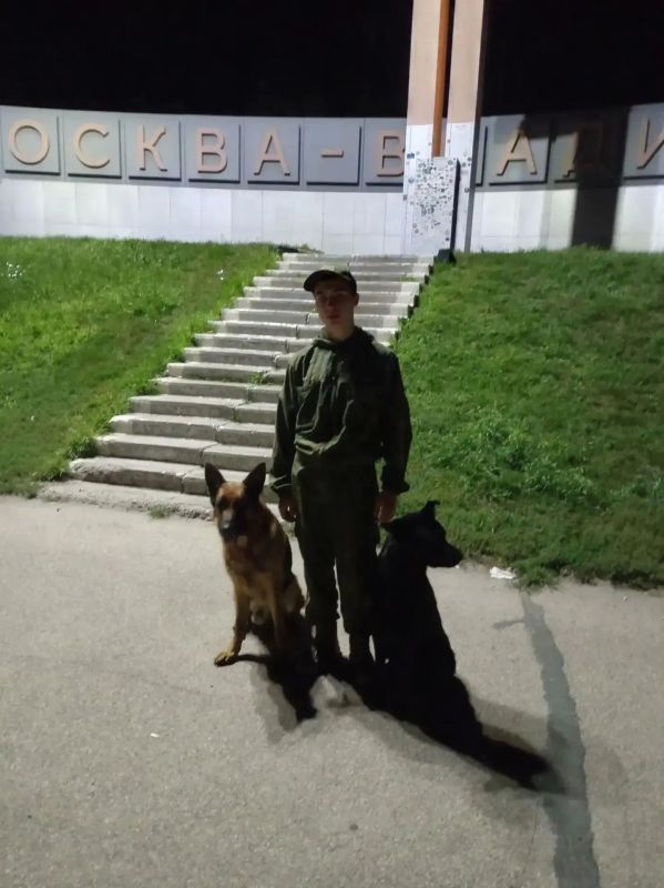 С собаками, дроном и парапланом: пропавшего в ЕАО учителя ищут амурские поисковики (ФОТО) С собаками, дроном и парапланом: пропавшего в ЕАО учителя ищут амурские поисковики (ФОТО)