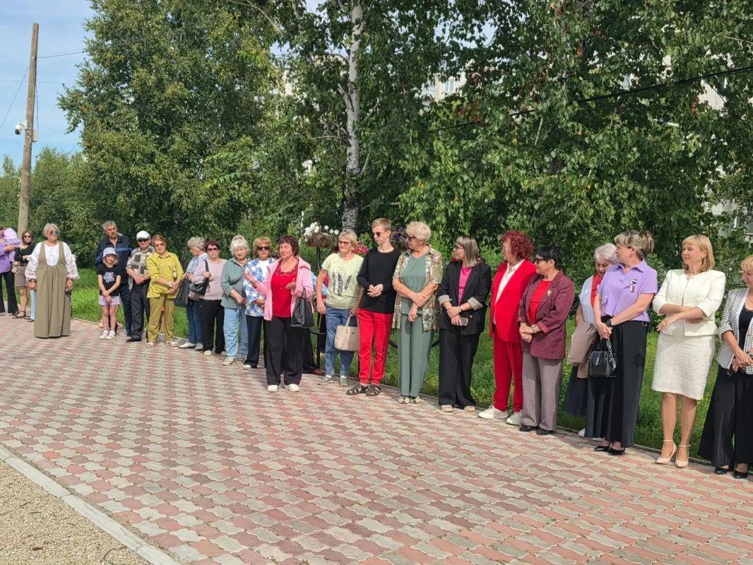 В Шимановске открылся обновленный Парламентский сквер В Шимановске открылся обновленный Парламентский сквер