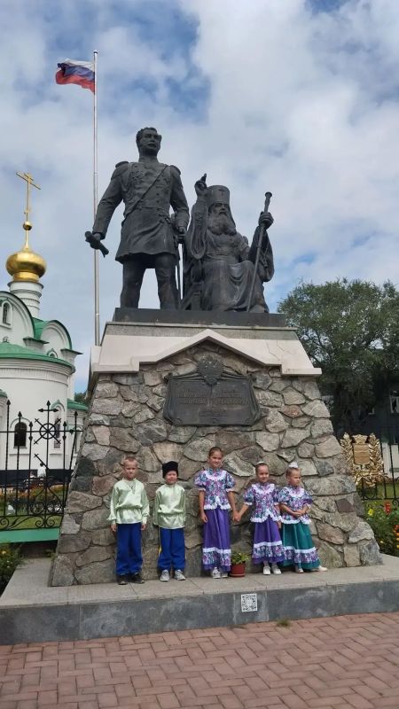 «Наш, Амурский!»: в Благовещенске впервые прошла автобуснопешеходная экскурсиявыставка к 217летию МуравьёваАмурского «Наш, Амурский!»: в Благовещенске впервые прошла автобуснопешеходная экскурсиявыставка к 217летию МуравьёваАмурского