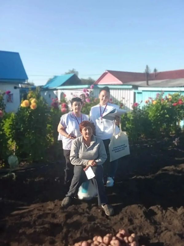 Встречают с улыбкой, провожают с гостинцами: как в Амурской области проходит адресное информирование о выборах Встречают с улыбкой, провожают с гостинцами: как в Амурской области проходит адресное информирование о выборах