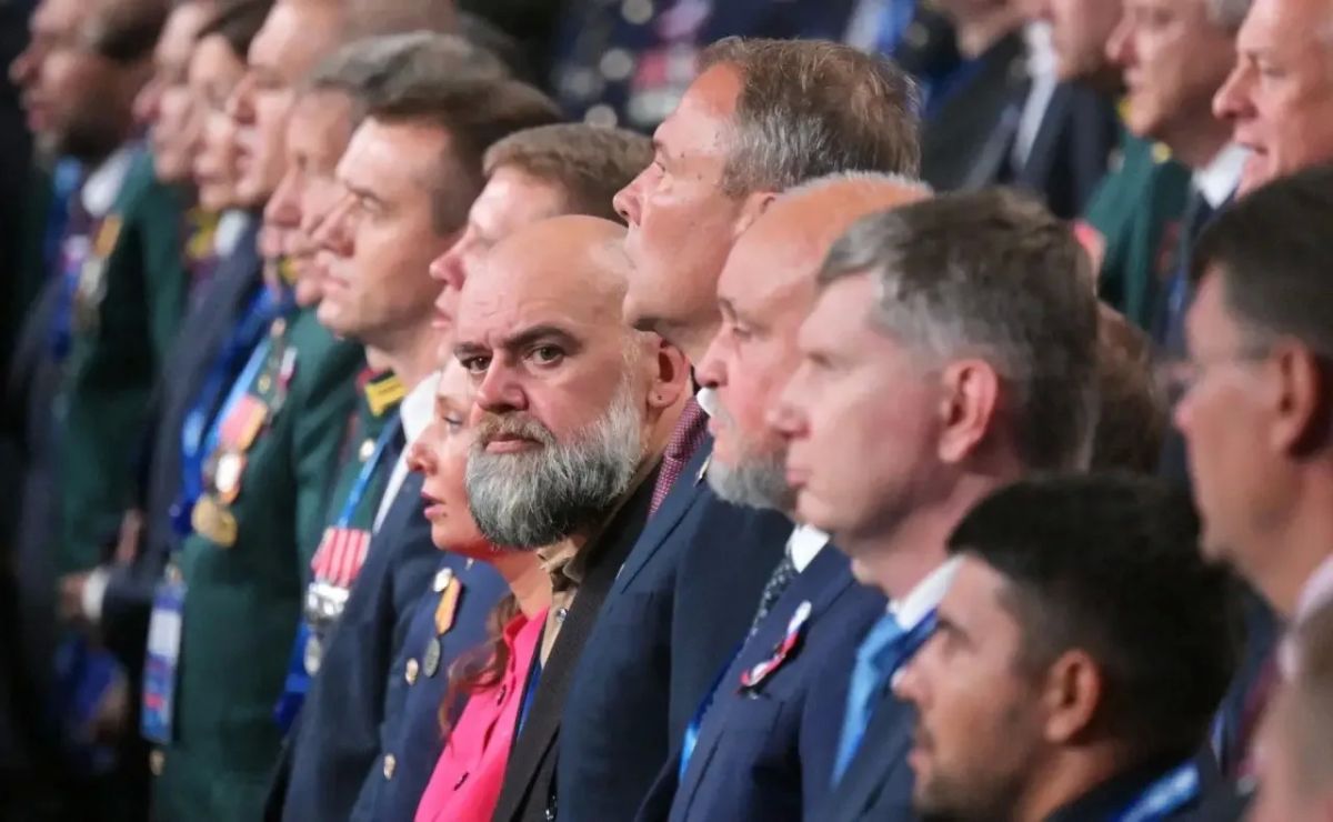 Василий Орлов: Президент Владимир Владимирович Путин на съезде партии «Единая Россия» подчеркнул главное: народ — источник власти, а конституционное право граждан выбирать и определять путь развития страны — незыблемо Василий Орлов: Президент Владимир Владимирович Путин на съезде партии «Единая Россия» подчеркнул главное: народ — источник власти, а конституционное право граждан выбирать и определять путь развития страны — незыблемо