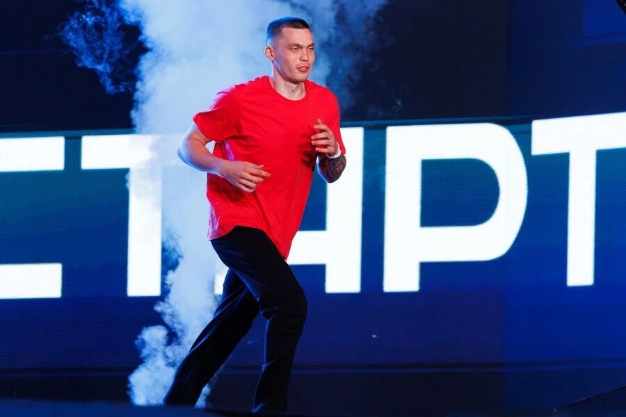 Участником популярного спортивно-развлекательного телешоу «Суперниндзя» на канале СТС стал паркурщик Евгений Раздобреев из Тынды