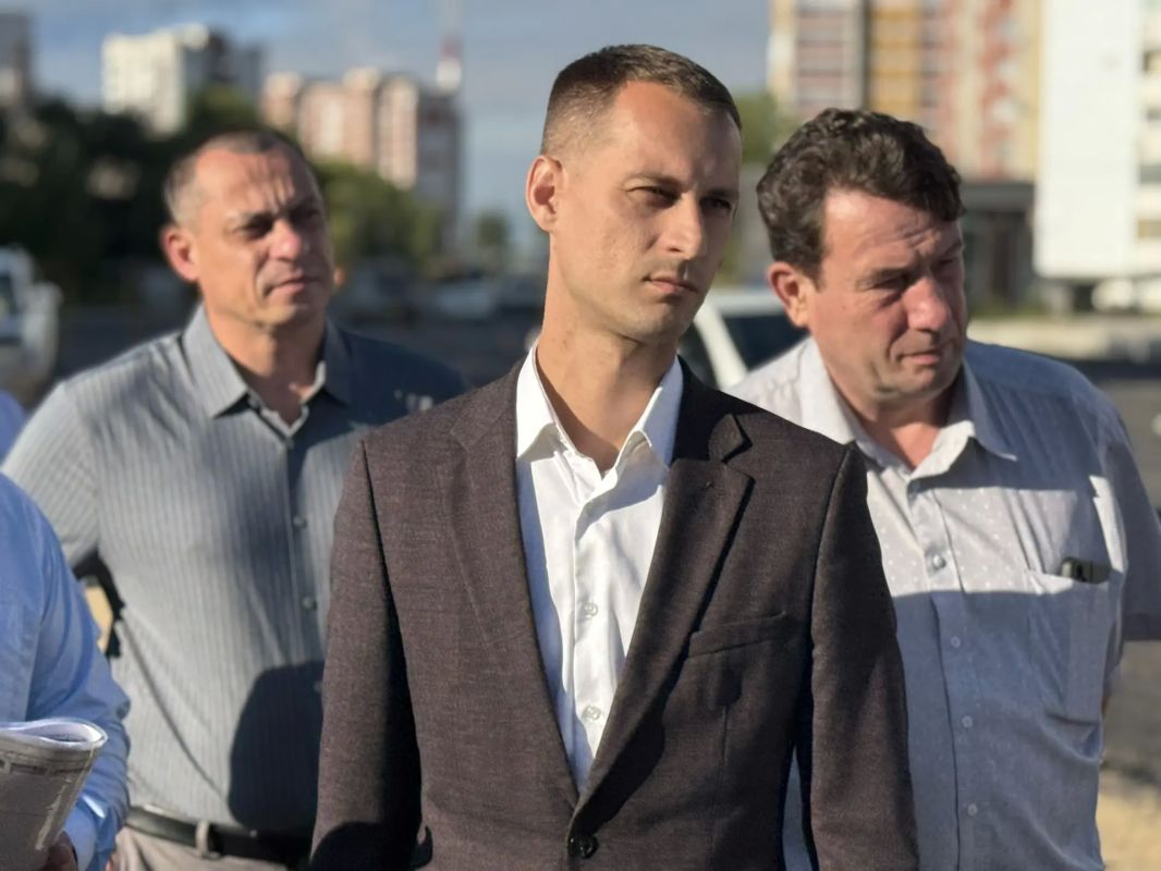 Первый слой асфальта уложили на участках Красноармейской и Василенко в Благовещенске Первый слой асфальта уложили на участках Красноармейской и Василенко в Благовещенске