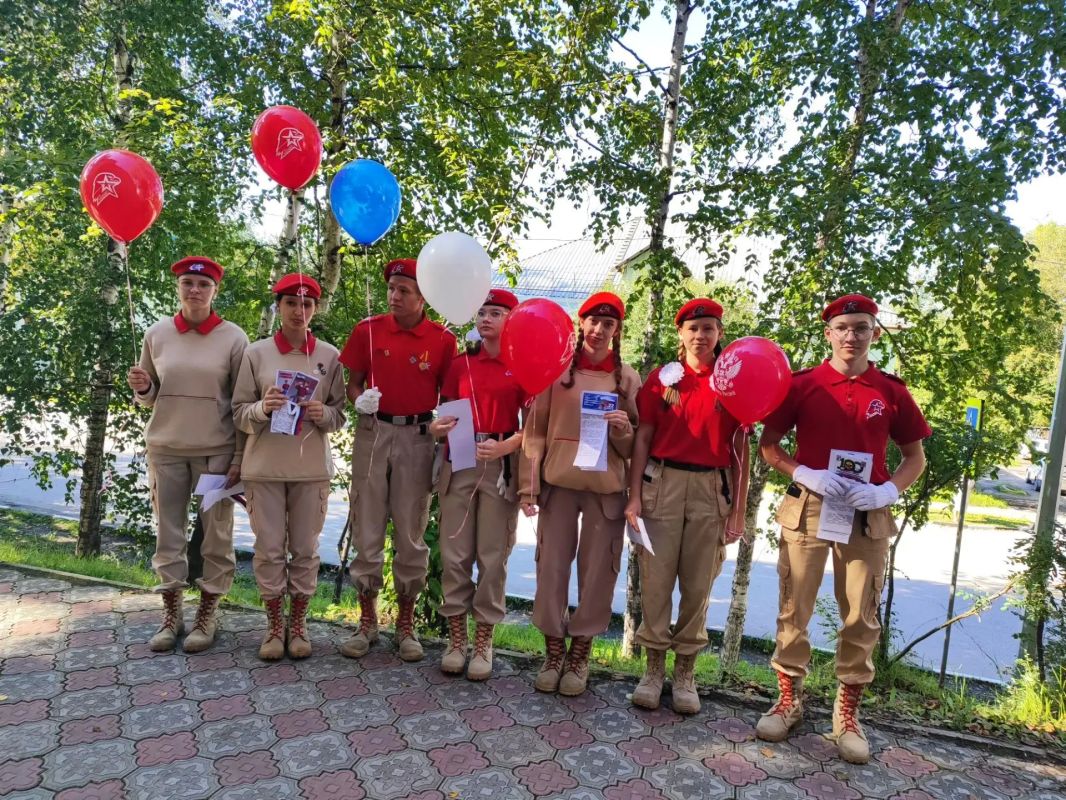 Амурские юнармейцы стали активными участниками событий ко Дню российского флага Амурские юнармейцы стали активными участниками событий ко Дню российского флага