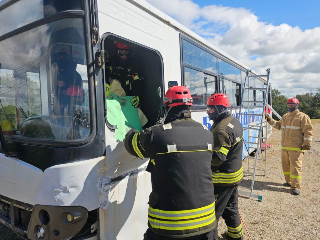 В Приамурье прошли масштабные учения на трассе «Подъезд к мостовому переходу через Амур» В Приамурье прошли масштабные учения на трассе «Подъезд к мостовому переходу через Амур»