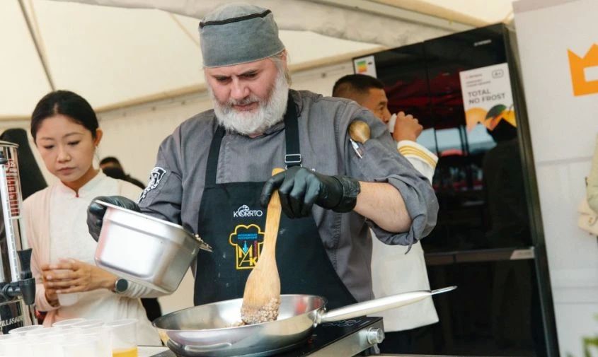 «Вкусная еда объединяет»: как в Благовещенске прошел первый день гастрофеста «Берега вкуса»