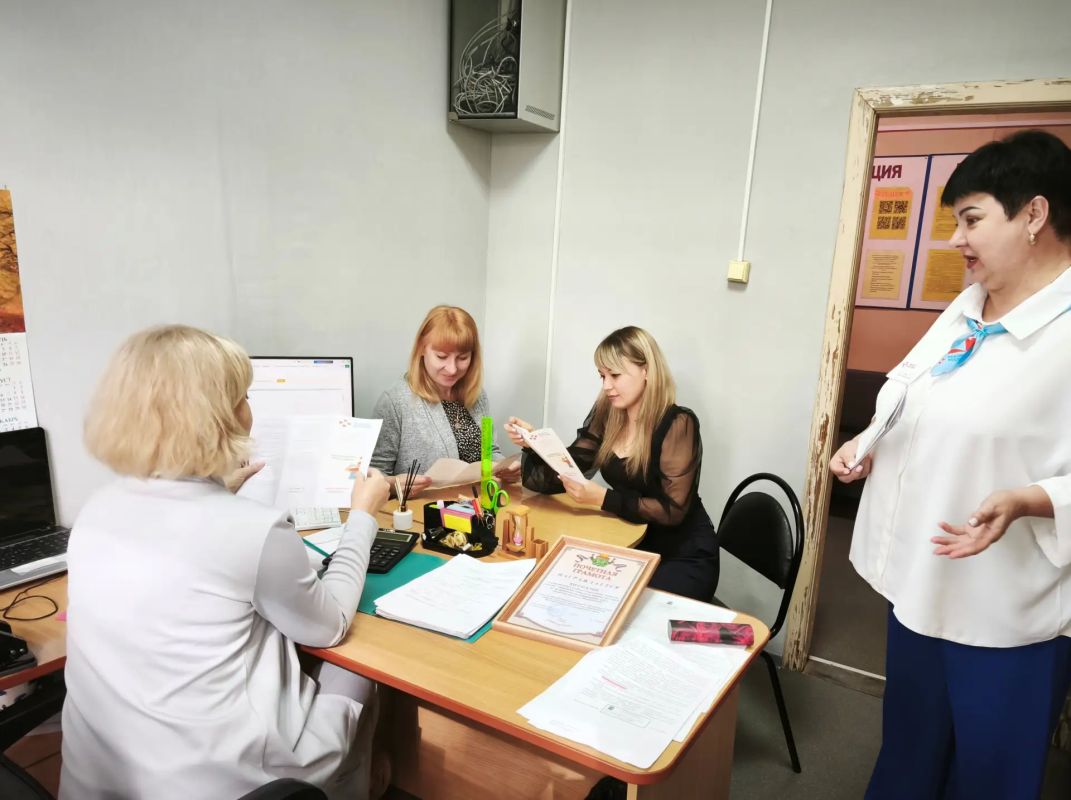 Специалист Архаринского Кадрового центра «Работа России» совместно с ГБУ АО «Архаринский КЦСОН» и ГКУ АО УСЗН по Архаринскому округу провел семинары, посвященные микроклимату в организации Специалист Архаринского Кадрового центра «Работа России» совместно с ГБУ АО «Архаринский КЦСОН» и ГКУ АО УСЗН по Архаринскому округу провел семинары, посвященные микроклимату в организации