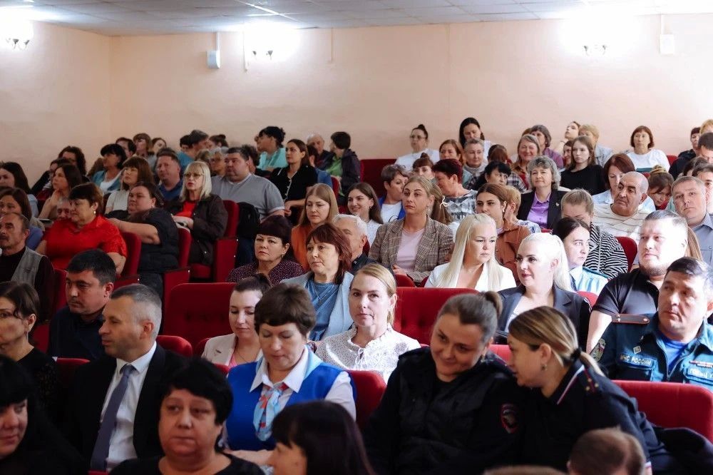 В Завитинском округе ремонтируют дороги опережающими темпами В Завитинском округе ремонтируют дороги опережающими темпами