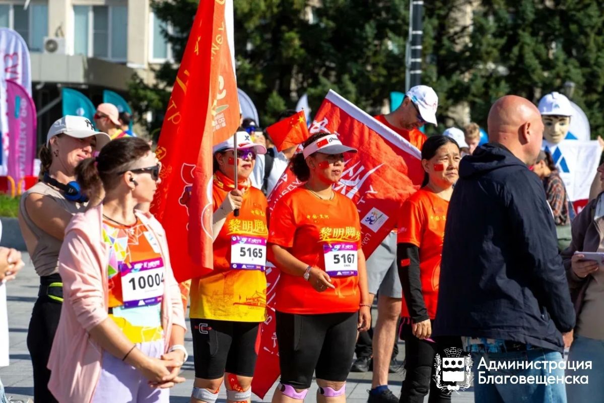 От Приморья до Казани: спортсмены разного уровня подготовки встретились в Благовещенске на «Беге к мечте» От Приморья до Казани: спортсмены разного уровня подготовки встретились в Благовещенске на «Беге к мечте»