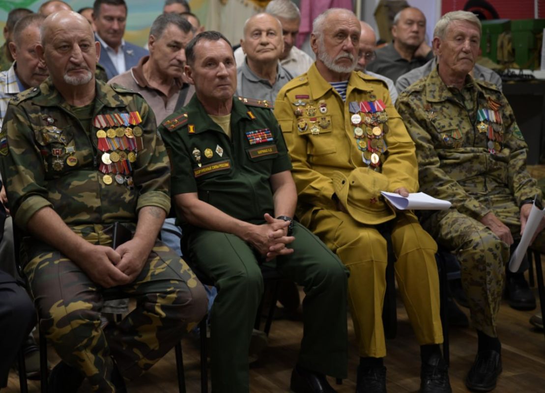Андрей Луговой: 1 сентября 2026 года в школы Благовещенска пойдут на 1000 первоклассников меньше, чем в 2025 году Андрей Луговой: 1 сентября 2026 года в школы Благовещенска пойдут на 1000 первоклассников меньше, чем в 2025 году