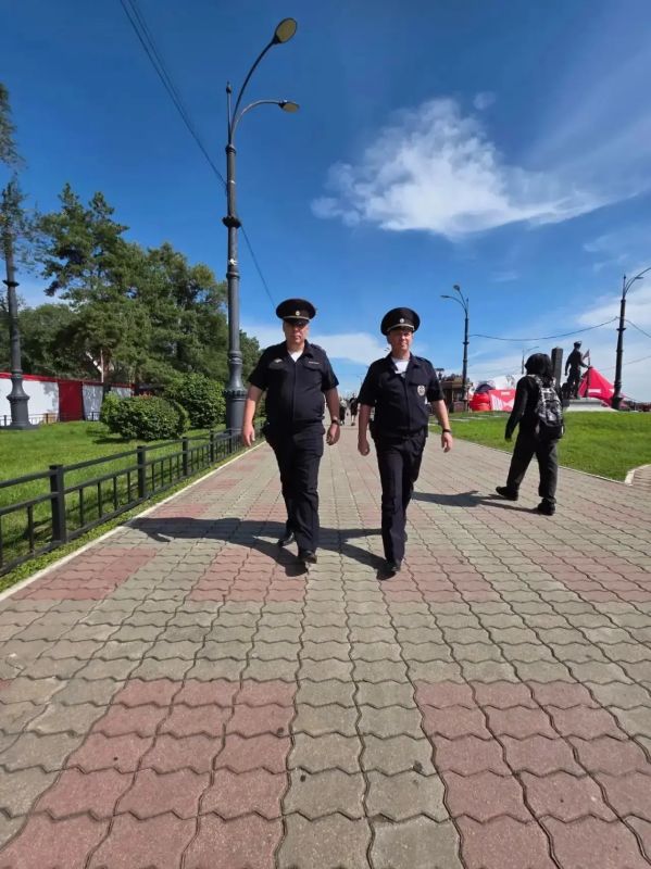 В Благовещенске полицейские обеспечили правопорядок на международном гастрономическом фестивале «Берега вкуса» В Благовещенске полицейские обеспечили правопорядок на международном гастрономическом фестивале «Берега вкуса»