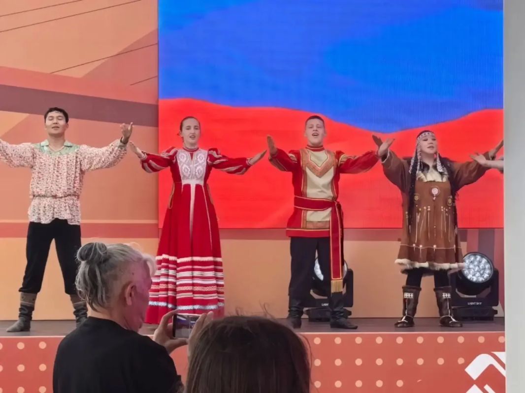 Друзья, сегодня стартовал Восточный экономический форум Друзья, сегодня стартовал Восточный экономический форум
